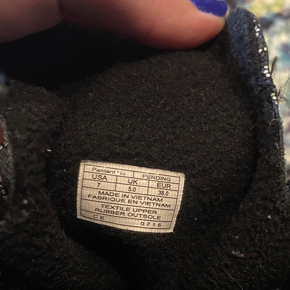 Sanuk Black and Gray Women's Boots - Picture 2 of 5